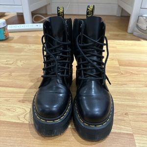 PLATFORM DOC MARTENS